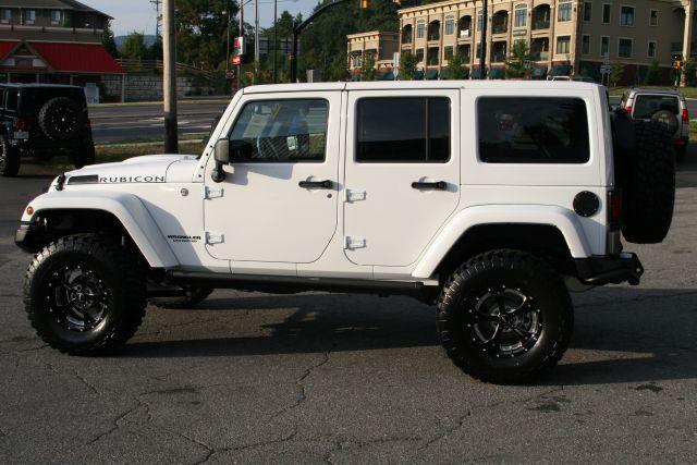 2013 White Jeep Wrangler Unlimited Rubicon