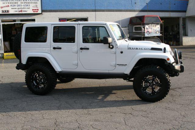 2013 White Jeep Wrangler Unlimited Rubicon